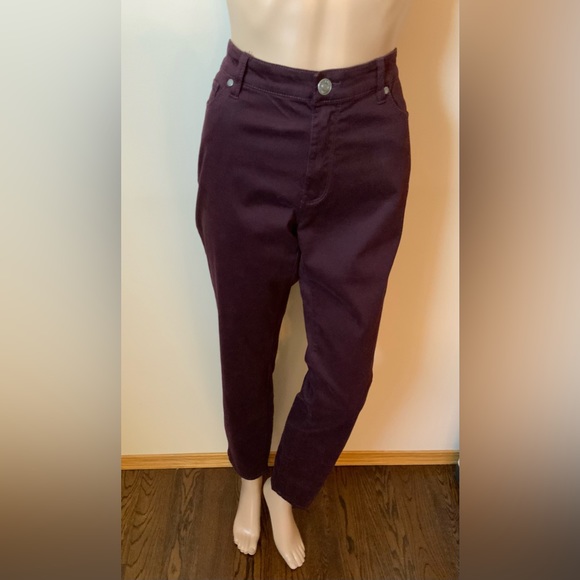 Buffalo - Picture 1 of 2